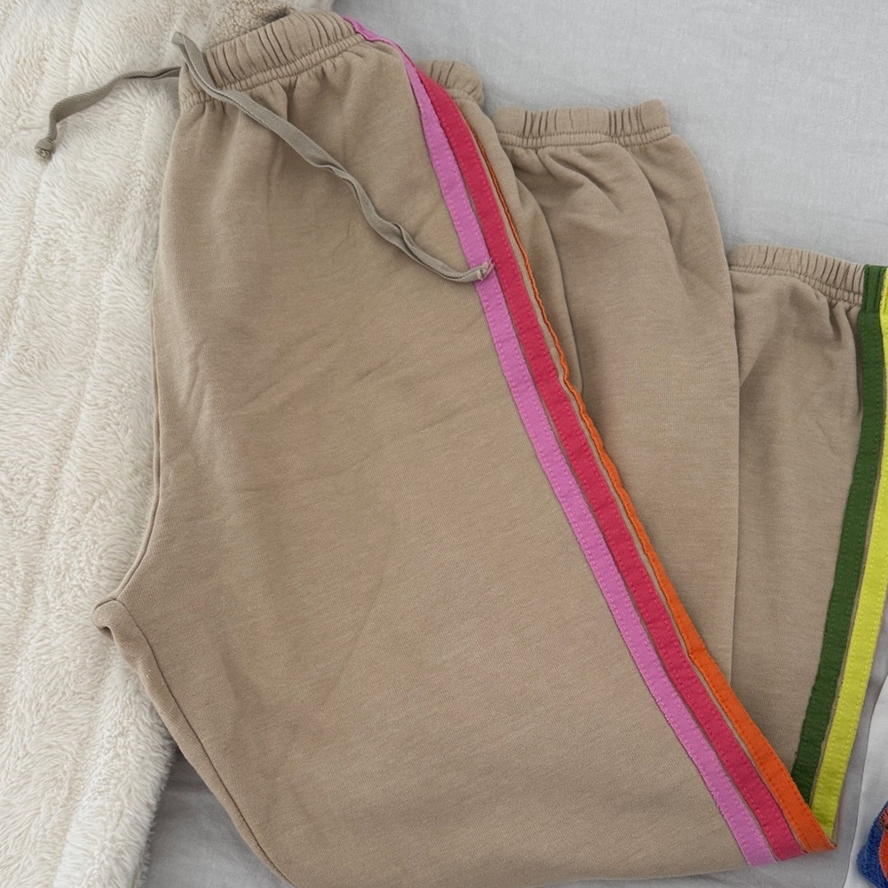 Classic Aviator Nation one side 5 stripes sweatpants